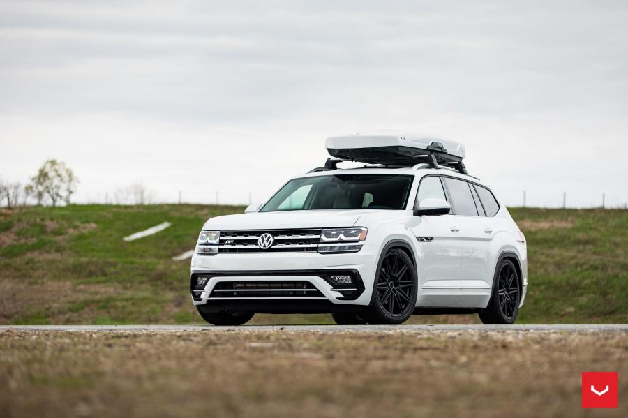  Volkswagen Atlas R-Line on Vossen Wheels (CV10) 2019 года  (фото 9 из 53)